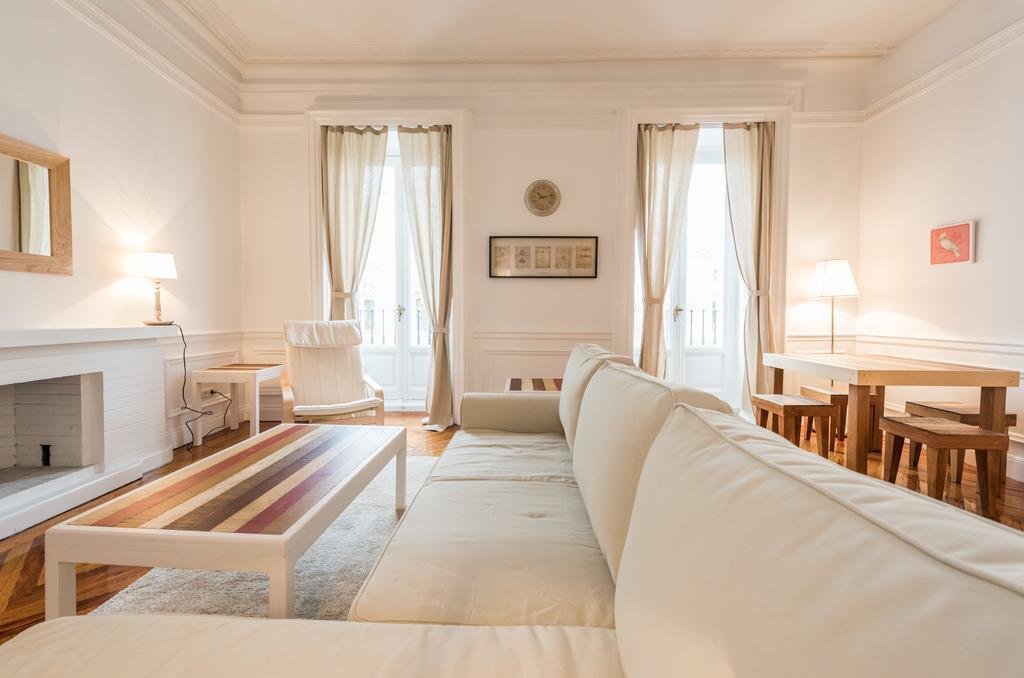 Apartamentos Alcala Madrid Exterior photo